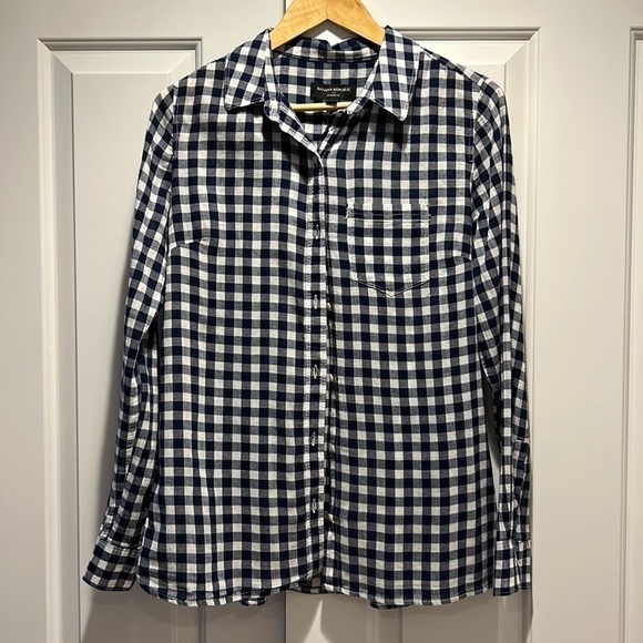 Banana Republic Tops - Banana Republic woman’s button down shirt